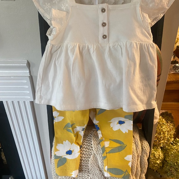 Carter's Other - Carter's size 24 months 2 piece outfit